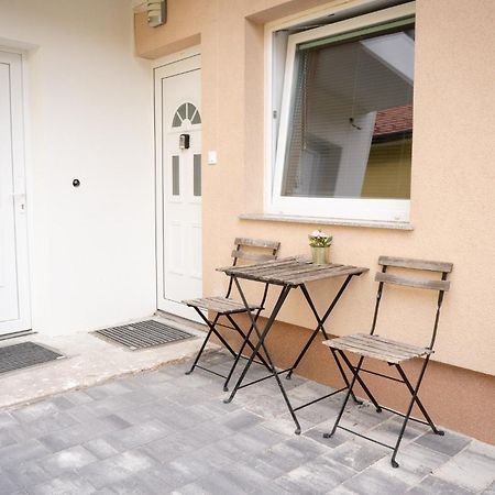 Anita'S Studio Apartments Ljubljana Exterior photo